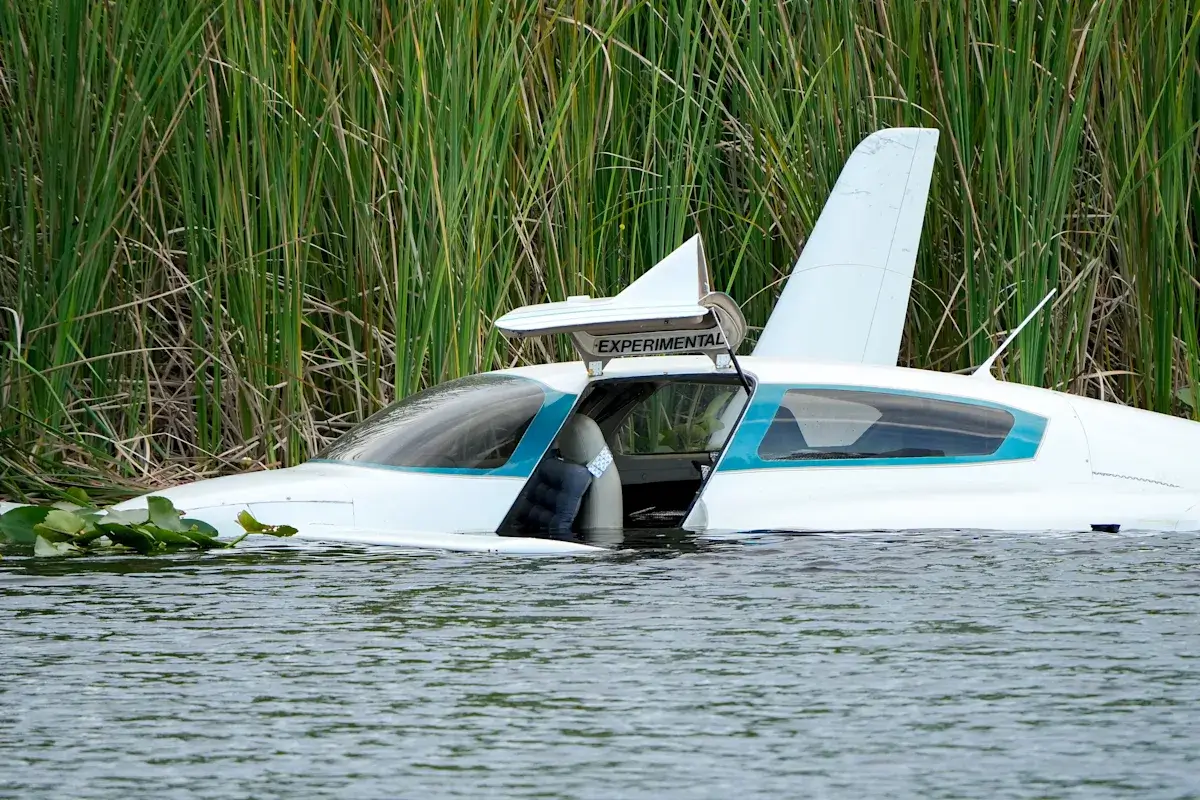 Small Relief Flight Bound for Jamaica Crashes into Florida Waterway, Killing Two 347f6efadbbe01155d25c30dadcf3a90