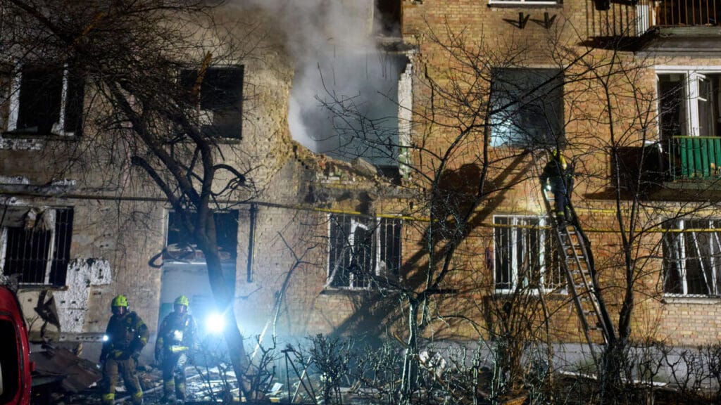 Mass Russian Air Assault on Kyiv Kills at Least Three — Major Strike Hits Amid U.S. Peace Push AP25333183427598