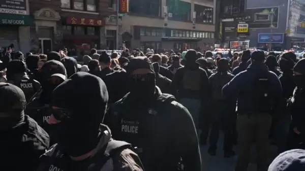 Massive protest in Manhattan’s Chinatown stalls suspected ICE raid, dozens detained D4TYbn5j