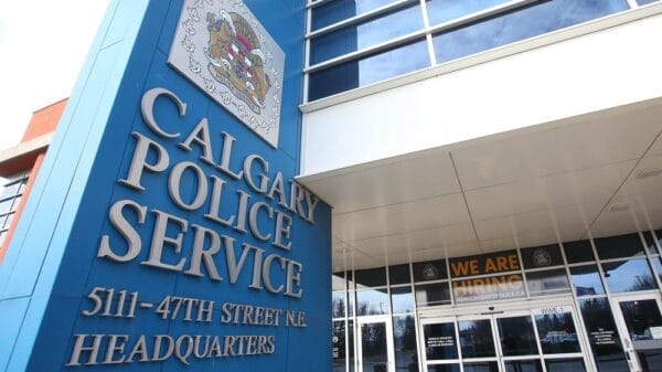 Veteran Calgary Officer Charged in $10K Hardware-Store Theft and Fraud Case G4oSc WsAA6M86