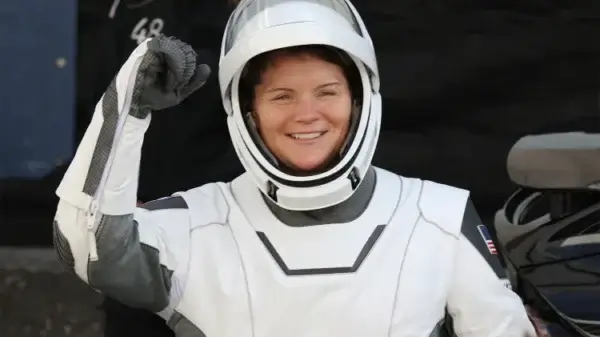 Former Intelligence Officer Pleads Guilty After False Claim of First Crime in Space astronaut anne mcclain 111825 dbaad5ad7d904a37a543e84f7e46f3c7
