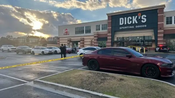 Teen Arrested After Gunfire Erupts During Altercation at Hamilton Place Mall efe5d811 2a0f 4545 be12 76551c4b05d6 IMG 5371