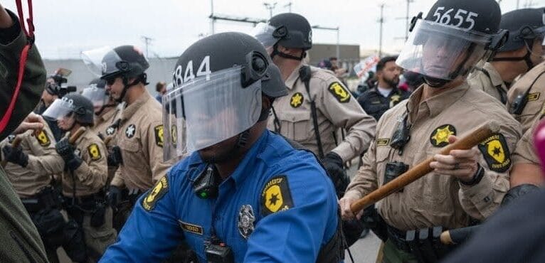 Anti-ICE Protest Turns Chaotic Outside Chicago Facility, Multiple Arrests Reported image 3 2 e1763143050365