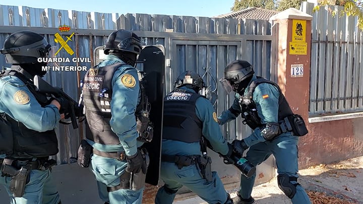 Spanish Police Break Up Helicopter Drug Smuggling Gang Flying Hashish from Morocco 2022 09 09 np op homigueroverde toledo 001