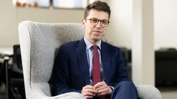 MIT Professor Shot and Killed at Home in Massachusetts; Homicide Investigation Underway AP25350855890854