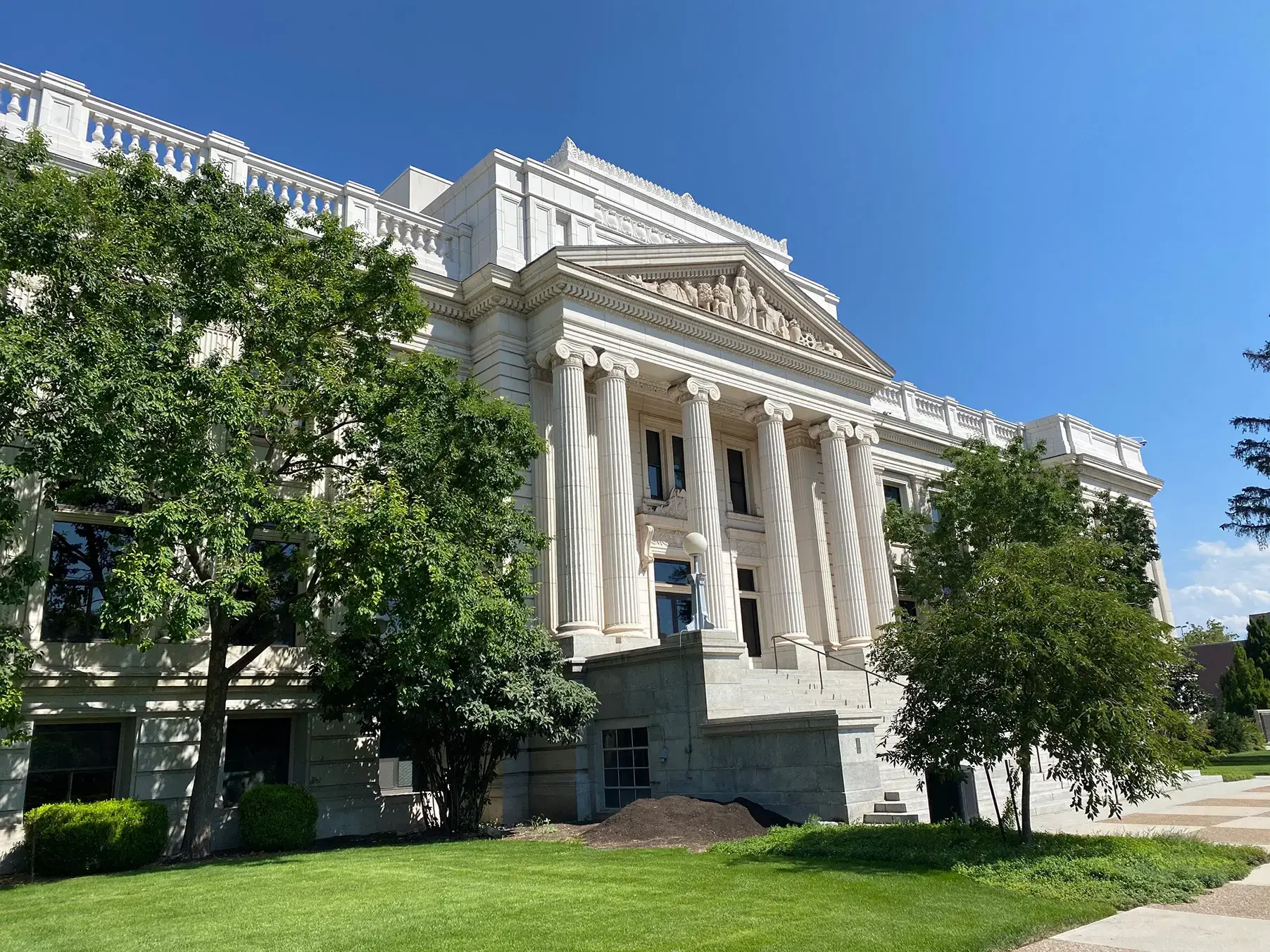 Utah Woman Faces Life Behind Bars After Guilty Plea in Parents’ Killings