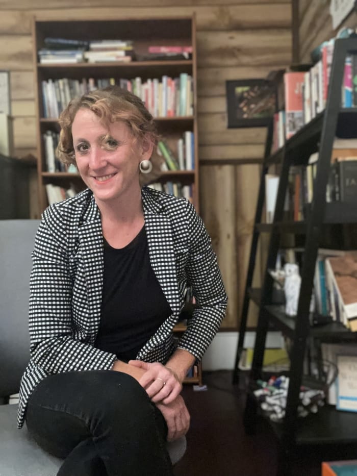 Tennessee College Professor Found Fatally Shot on Highway — Loaded Gun Nearby as Armed Man Waited at Scene Dr. AM InMem