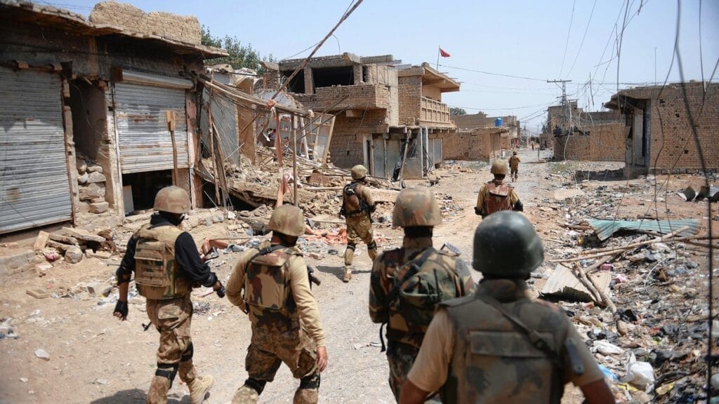 Deadly Militant Assault on Military Outpost in Northwest Pakistan Kills 4 Soldiers WO AT042 HAQQAN GR 20140717210257