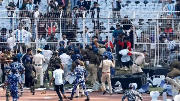 Chaos at Messi Fan Event in India as Angry Crowd Throws Chairs and Bottles bd34cc10 d807 11f0 8577 175c13d2bb4d.jpg 1