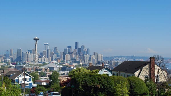 Bodycam Shows Dramatic Moment Seattle Police Shoot Armed Man Walking Down Street best views of seattle