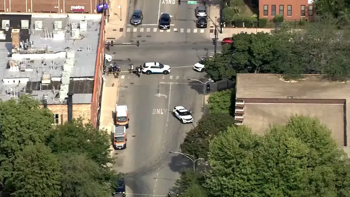 18-Year-Old Killed, Two Others Injured in Bronzeville Shooting bronzeville shooting