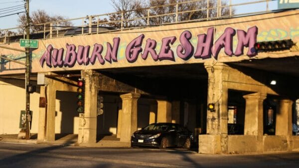 South-Side Chicago Stabbing in Auburn Gresham Ruled Homicide After 30-Year-Old Man Dies download 3