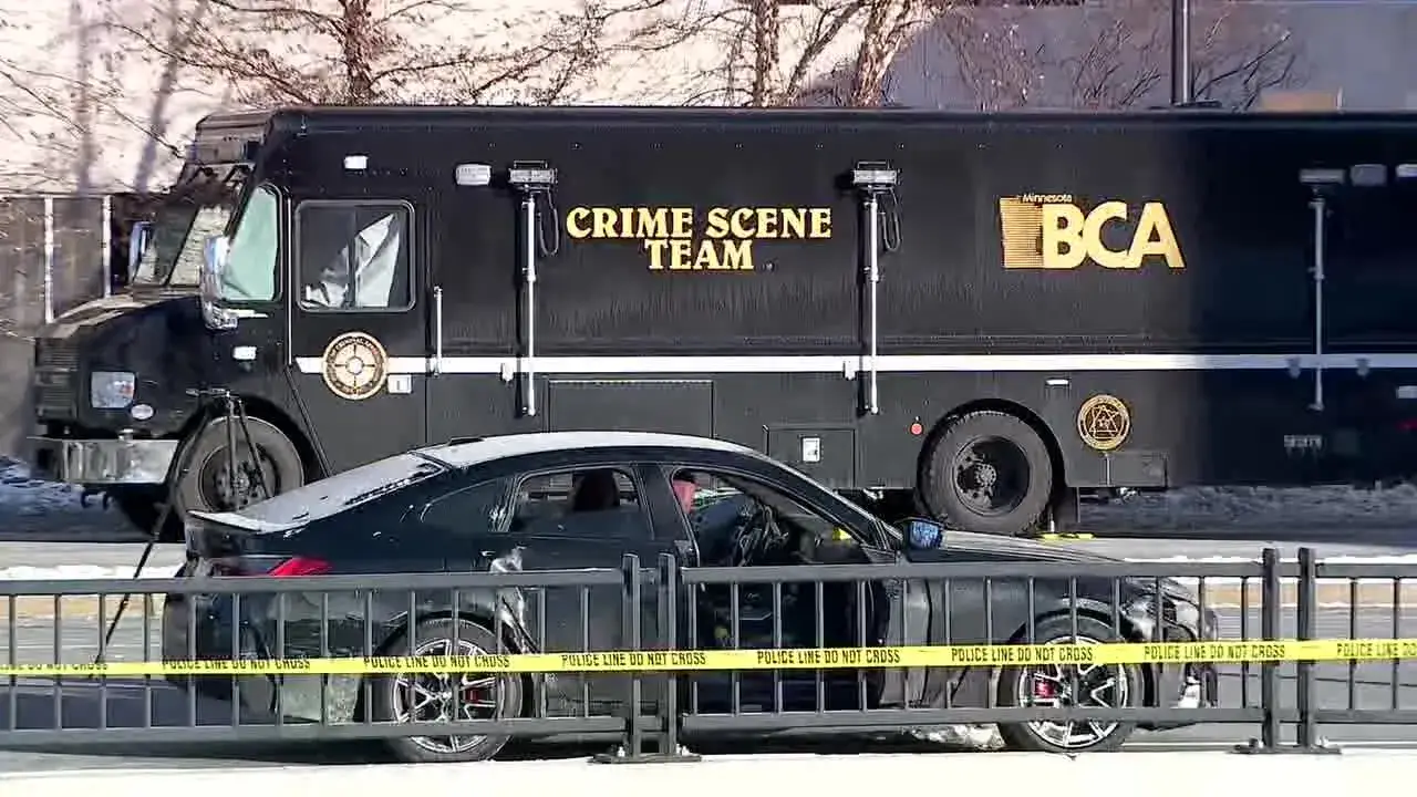 Police Exchange Gunfire With Suspect Near Mall of America During Traffic Stop image2025 12 04 09h18m49s184