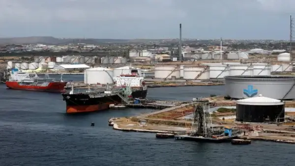 Trump Escalates Venezuela Pressure With Full Blockade of Sanctioned Oil Tankers oil terminal.jpg